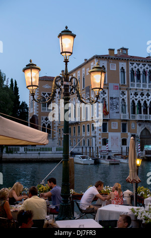 Un ristorante accanto al Museo dell'Accademia a Venezia, Italia e Europa Foto Stock