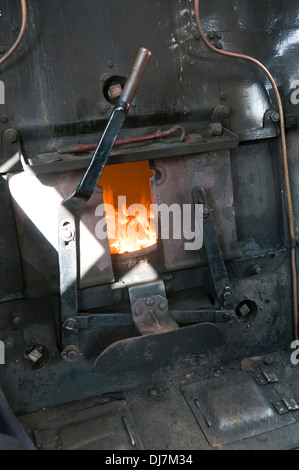 Interno della cabina della BR standard classe 7 70000 Britannia locomotiva a vapore a Crewe, Cheshire, Inghilterra, Regno Unito. Costruito 1951. Foto Stock