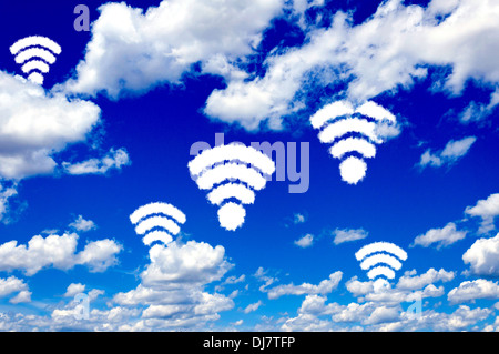 Forma Wifi segno sul cielo blu chiaro Foto Stock