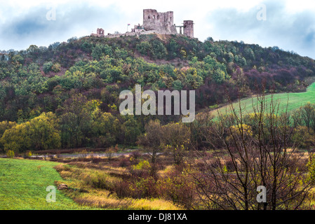 Castello Csesznek in Ungheria centrale. Esterhazy residence fino alla seconda guerra mondiale. Foto Stock