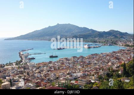Vista sulla città di Zante, capitale dell'isola di Zante nel Mar Ionio in Grecia. Zante è una famosa destinazione turistica. Foto Stock