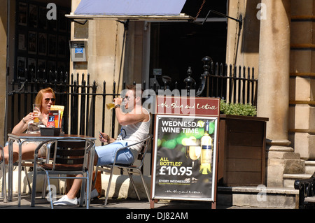 Al di fuori del bagno potabile Somerset Foto Stock