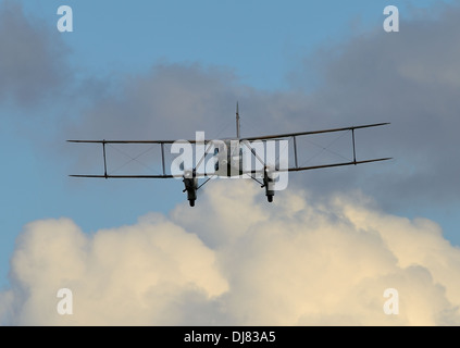 Scottish Airways 1930s de Havilland Dragon Rapide biplanari a volare a Duxford Air show. Regno Unito 2013 Foto Stock