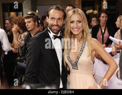 Sven Hannawald e Alena Gerber al Diva Award 2012 a Bayerischer Hof hotel. Monaco di Baviera, Germania - 26.06.2012 Foto Stock