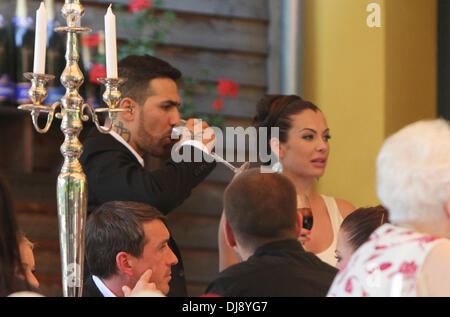 Anna Maria Lagerblom e Bushido celebrare il loro matrimonio al ristorante Fischerhuette in Zehlendorf. Berlino, Germania - 23.05.2012 Foto Stock