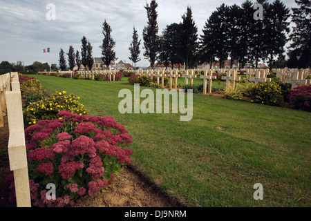 Francese il cimitero di guerra in Cerny-en-Laonnois Foto Stock