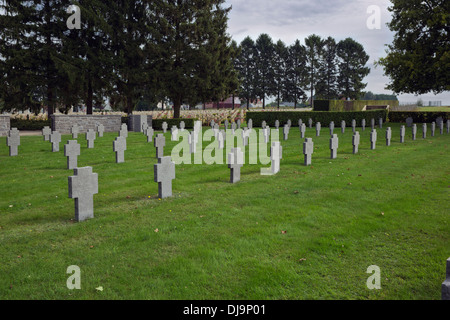 Cimitero di guerra tedesco in Cerny-en-Laonnois Foto Stock
