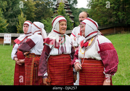 Il Vereteno autentica arte Festival vetrine tradizioni ucraine, Lviv, Ucraina Foto Stock