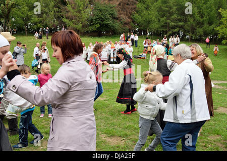 Il Vereteno autentica arte Festival vetrine tradizioni ucraine, Lviv, Ucraina Foto Stock