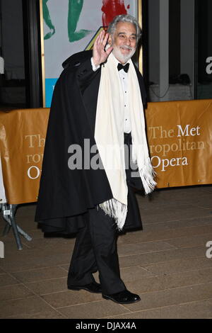 Placido Domingo il 2012 Metropolitan Opera Apertura di stagione notte prestazioni di 'L'Elisir d'Amore" al Metropolitan Opera House al Lincoln Center a Midtown Manhattan. - Gli arrivi di New York City, Stati Uniti d'America - 24.09.12 Foto Stock