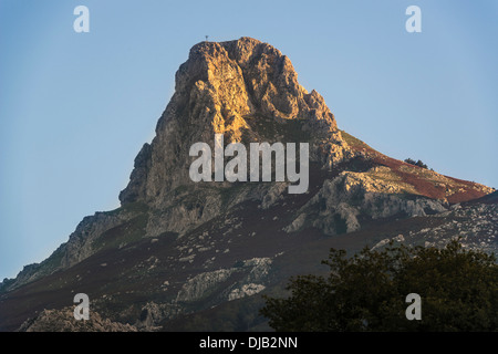 Mt Rocca di Novara, 1340 m, vicino a Novara di Sicilia in provincia di Messina, Sicilia, Italia Foto Stock