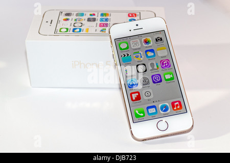 IPhone 5s Gold vista frontale luminose Foto Stock