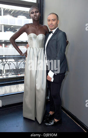 Desighner Victor De Souza Victor de Souza Presentazione Mercedes Benz New York Fashion Week Primavera 2013 New York , NY USA 13/9/12, Foto Stock