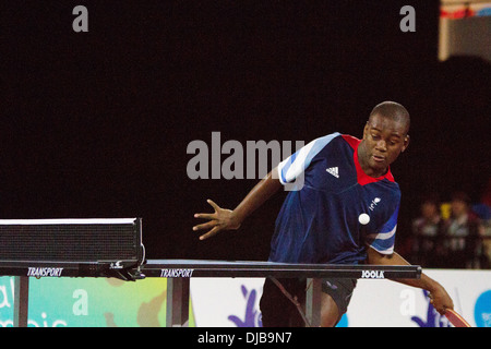 Ashley Facey-Thompson di GB v Brasile nel tennis da tavolo a livello nazionale il Paralympic Day nella casella di rame. Foto Stock