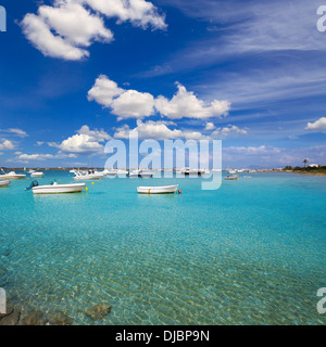 Barche Formentera a Estany des Peix lago in Isole Baleari Foto Stock