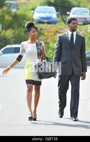 Valutazione Gli ospiti arrivano per il funerale di Michael Clark Duncan presso il municipio di libertà in Forest Lawn Park Los Angeles, California - 10.09.12 Foto Stock