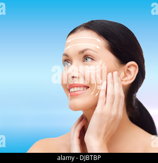 Sorridente giovane donna Foto Stock