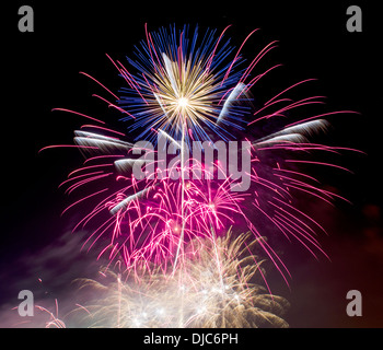 Fuochi d'artificio del 5 Novembre Guy Fawkes notte Foto Stock