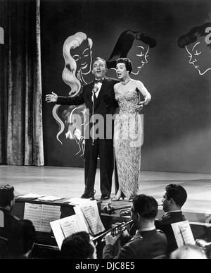 Bing Crosby e Jane Wyman sul set del film, solo per voi, 1952 Foto Stock