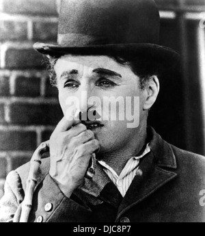 Charlie Chaplin sul set del film, luci della città, 1931 Foto Stock