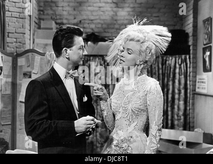 Marilyn Monroe e Donald O'Connor sul set del film "Non c'è azienda come Show business", 20th Century Fox, 1954 Foto Stock