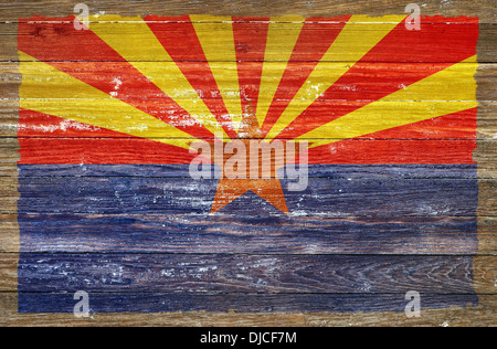Arizona bandiera sulla parete di legno. Grunge di legno bandiera Arizona Foto Stock