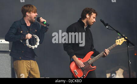 Ricky Wilson e Simon Rix di Kaiser Chiefs Festival della lettura 2012 - Prestazioni - Giorno tre Reading, in Inghilterra - 26.08.12 Foto Stock