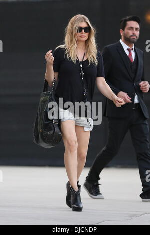 Fergie, aka Stacy Ferguson, visto uscire il Maxfield boutique a Beverly Hills. Los Angeles, California - 30.08.12 Foto Stock