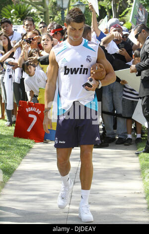 Football Star Cristiano Ronaldo visto lasciare il suo Hotel Beverly Hills Los Angeles, California - 30.07.12 Foto Stock