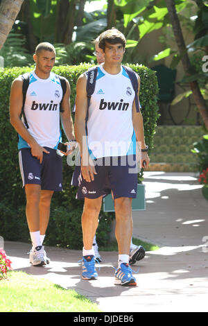 Football Star Ricardo Kaka visto lasciare il suo Hotel Beverly Hills Los Angeles, California - 30.07.12 Foto Stock