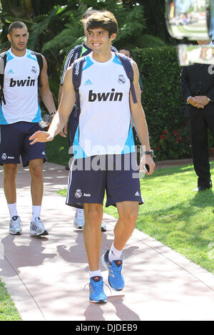 Football Star Ricardo Kaka visto lasciare il suo Hotel Beverly Hills Los Angeles, California - 30.07.12 Foto Stock