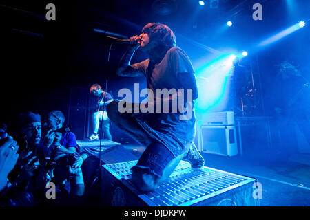 Milano Italia. Il 25 novembre 2013. Il Britannico metalcore band mi portano l'orizzonte si esibisce dal vivo presso il music club Alcatraz Credito: Rodolfo Sassano/Alamy Live News Foto Stock