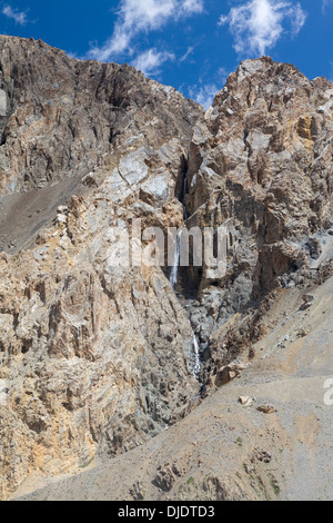 Cascata nella valle Barskoon, Kirghizia Foto Stock