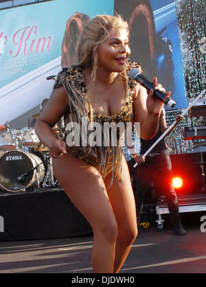 Lil Kim eseguendo a la superbia di Los Angeles, California - 09.06.12 con: Lil Kim eseguendo a la superbia quando: 09 Giu 2012 Foto Stock