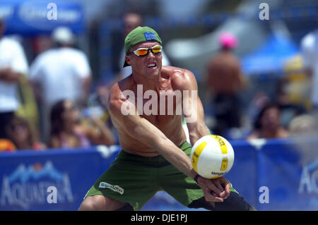 Jun 14, 2003; San Diego, CA, Stati Uniti d'America; DAX HOLDREN all'AVP Professional Pallavolo - San Diego, CA - Giugno XIV - 15th, 2003. Foto Stock