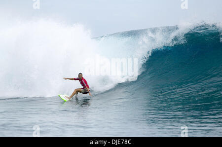 Maggio 09, 2004; Teahupoo, TAHITI; sei volte e ASP regnante campione del mondo Layne Beachley (Manly, NSW, Sydney) pari finito terzo nel Billabong Pro. L evento è stato vinto dal peruviano Sofia Mulanovich con Hawaiian Rochelle Ballard in secondo luogo. Il Billabong Pro Tahiti è la terza di otto World Championship Tour eventi per le donne e le funzionalità che il top 17 donne e un carattere jolly. Foto Stock