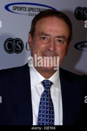 Jun 27, 2004; Los Angeles, CA, Stati Uniti d'America; Sportscaster AL MICHAELS è onorato al XIX annuale di Cedars-Sinai Medical Center sport spettacolare. Foto Stock