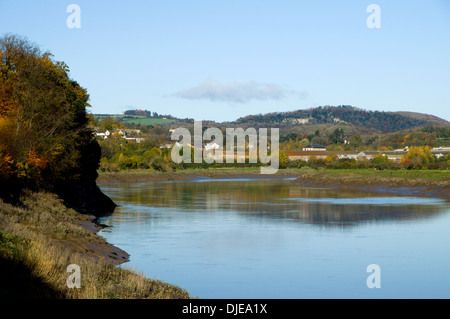 Chepstow e il fiume Wye dal Wales coast Path, Monmouthshire, Galles del Sud. Foto Stock