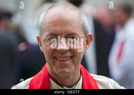 Arcivescovo di Canterbury è a St Petrocs chiesa come egli compie il suo giro di Cornovaglia con una visita a Bodmin Foto Stock