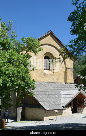 Chiesa Romanica Di Abbazia Di Boscodon O Abbaye Notre-Dame De Boscodon Monastero Benedettino Vicino Crots Embrun Hautes-Alpes O Hautes Alps France Foto Stock
