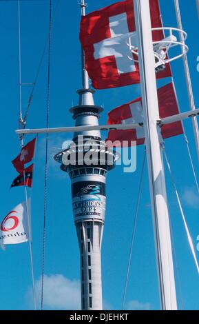 Mar 30, 2003 - Auckland, Nuova Zelanda - concorrenti di partecipare nel 2003 Coppa America di vela concorso gara tra Team NZ e Alinghi svoltasi a Auckland, Nuova Zelanda Janurary-March 2003. (Credito Immagine: © Rafael Ben-Ari/camaleonti occhio/ZUMA Premere) Restrizioni: data esatta sconosciuto! Foto Stock