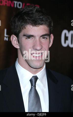 Nov 15, 2004; New York, NY, STATI UNITI D'AMERICA; nuotatore olimpico Michael Phelps al COSMOGIRL quinto annuale "Nato per condurre' Awards tenutosi a Gotham City Hall. Foto Stock