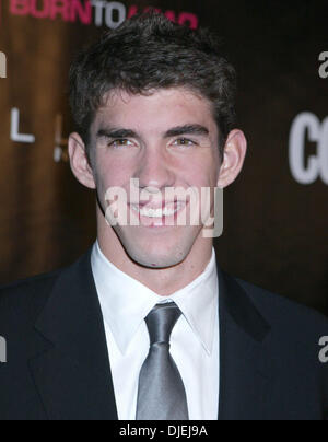 Nov 15, 2004; New York, NY, STATI UNITI D'AMERICA; nuotatore olimpico Michael Phelps al COSMOGIRL quinto annuale "Nato per condurre' Awards tenutosi a Gotham City Hall. Foto Stock