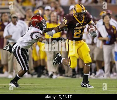 Settembre 15, 2007 - Tempe, AZ ..Keegan Aringa #24 della Arizona State Sun Devils in una corsa contro il San Diego State Aztecs presso Sun Devil Stadium di Tempe, Arizona. Max Simbron/CSM..Sun Devils sconfitto gli Aztechi 13-13 (credito Immagine: © Max Simbron/Cal Sport Media) Foto Stock