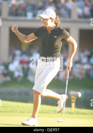 7 Ottobre 2007 - Blackhawk, CA, Stati Uniti d'America - LPGA golfista Lorena Ochoa del Messico celebra un birdie putt sul primo foro aggiuntivo dell'Anela la droga sfida a Blackhawk Country Club in Blackhawk, California, domenica 7 ottobre, 2007. Suzann Pettersen birdied anche il foro per inviare il round in un altro foro supplementare che Pettersen ha vinto. (Credito Immagine: © Jay Solmonson/Contra Costa Times/ZUMA P Foto Stock