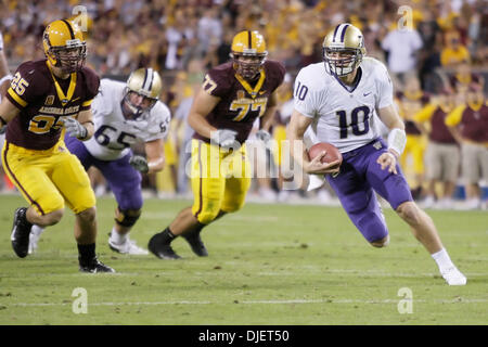 13 ottobre , 2007 - Tempe, AZ ..Jake Locker #10 del Washington Huskies in azione contro la Arizona State Sun Devils al Sun Devil Stadium di Tempe, Arizona. Max Simbron/CSM..Sun Devils sconfitto il Huskies 44-20 (credito Immagine: © Max Simbron/Cal Sport Media) Foto Stock