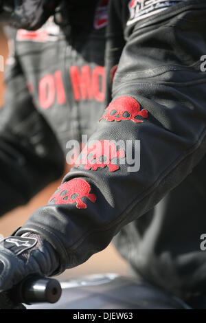 Oct 25, 2007 - Alice Springs, NT, Australia - motociclo di equitazione in outback città di Alice Springs. (Credito Immagine: © Marianna giorno Massey/ZUMA Press) Foto Stock