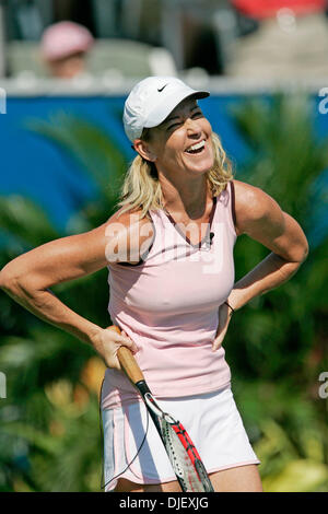 04 nov 2007 - Delray Beach, Florida, Stati Uniti d'America - Chris Evert gode di se stessa durante il 2007 Chris Evert Raymond James Pro Celebrity classico del tennis al Delray Beach Tennis Center.(Immagine di credito: © Susan Mullane/ZUMA Press) Foto Stock