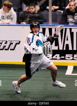 12 gennaio 2008: NLL - La Bufala banditi sconfitto il Rochester Knighthawks 13-9 all'Arena Blue Cross a Rochester, New York. Rochester Nighthawks avanti Scott Evans (#19) in azione contro un bufalo.(Immagine di credito: © Alan Schwartz/Cal Sport Media) Foto Stock