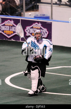 12 gennaio 2008: NLL - La Bufala banditi sconfitto il Rochester Knighthawks 13-9 all'Arena Blue Cross a Rochester, New York. Rochester Nighthawks goaltender Pat O'Toole (#39) in azione contro un bufalo.(Immagine di credito: © Alan Schwartz/Cal Sport Media) Foto Stock